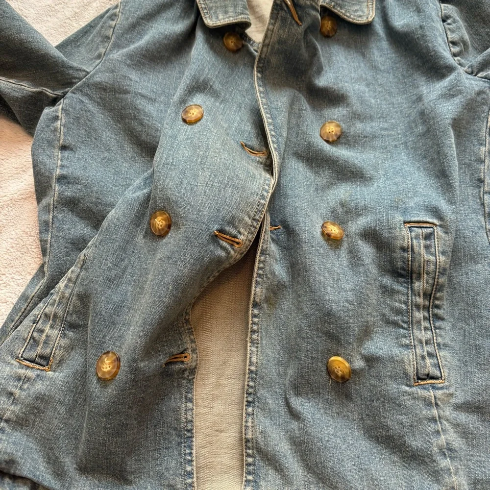 Villager Women’s Double Breasted Stretch Denim Jacket Size 14 Light Wash Blue‎